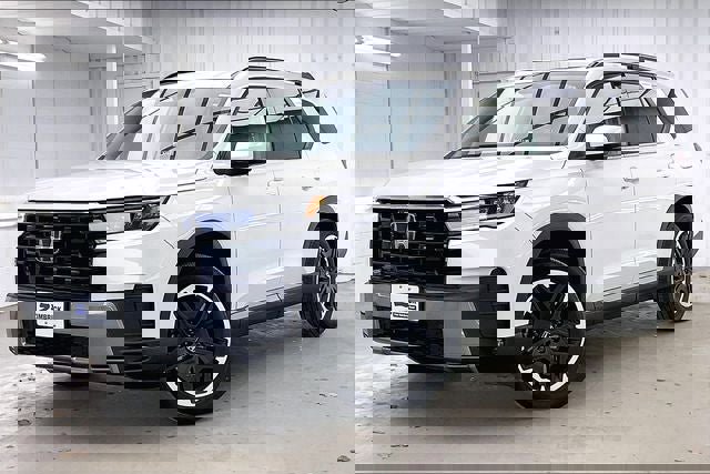 New 2026 Honda Pilot Touring image 2