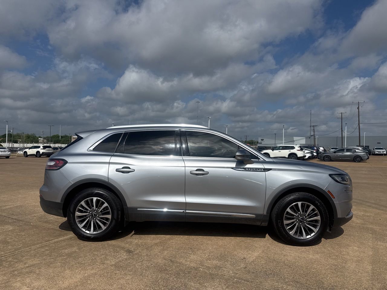 Used 2022 Lincoln Nautilus FWD w/ Premium Package image 26