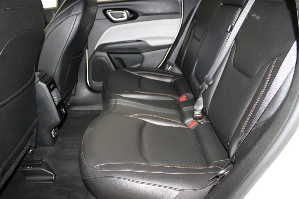 Used 2024 Jeep Compass Limited image 23