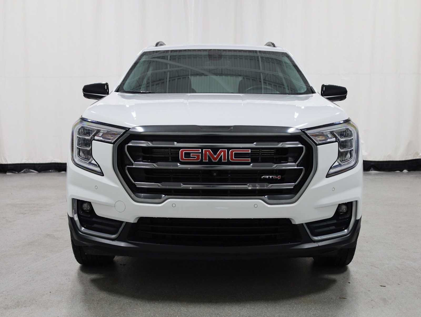 Used 2023 GMC Terrain AT4 w/ Tech Package AWD/4WD image 14