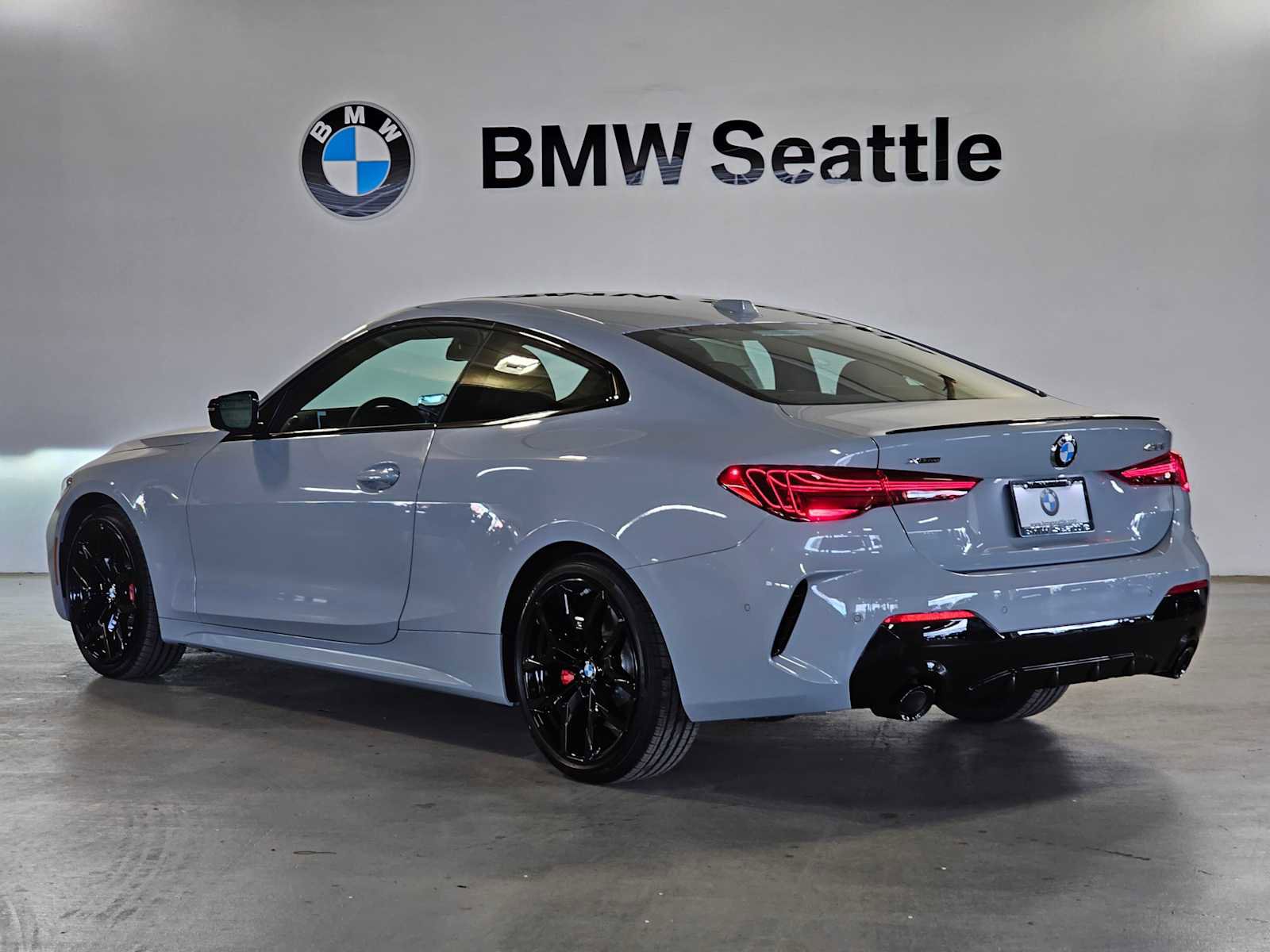 New 2026 BMW 430i xDrive Coupe w/ M Sport Package AWD/4WD image 4