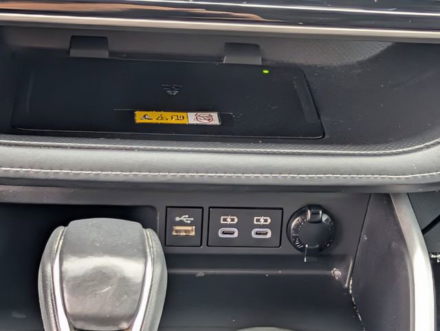 Used 2023 Toyota Highlander XLE FWD image 19