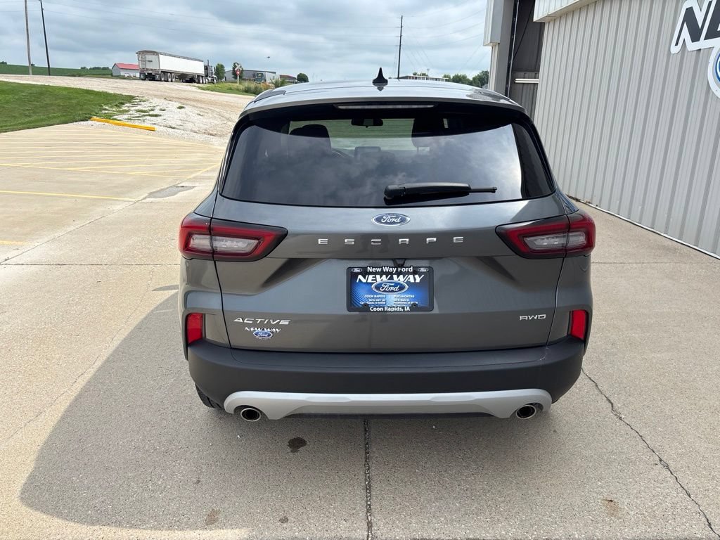 Used 2025 Ford Escape Active AWD/4WD image 5