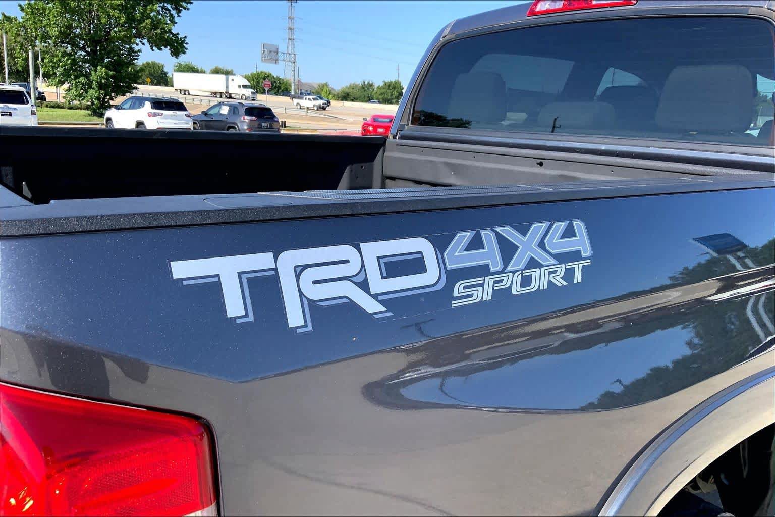 Used 2019 Toyota Tundra SR5 AWD/4WD image 10