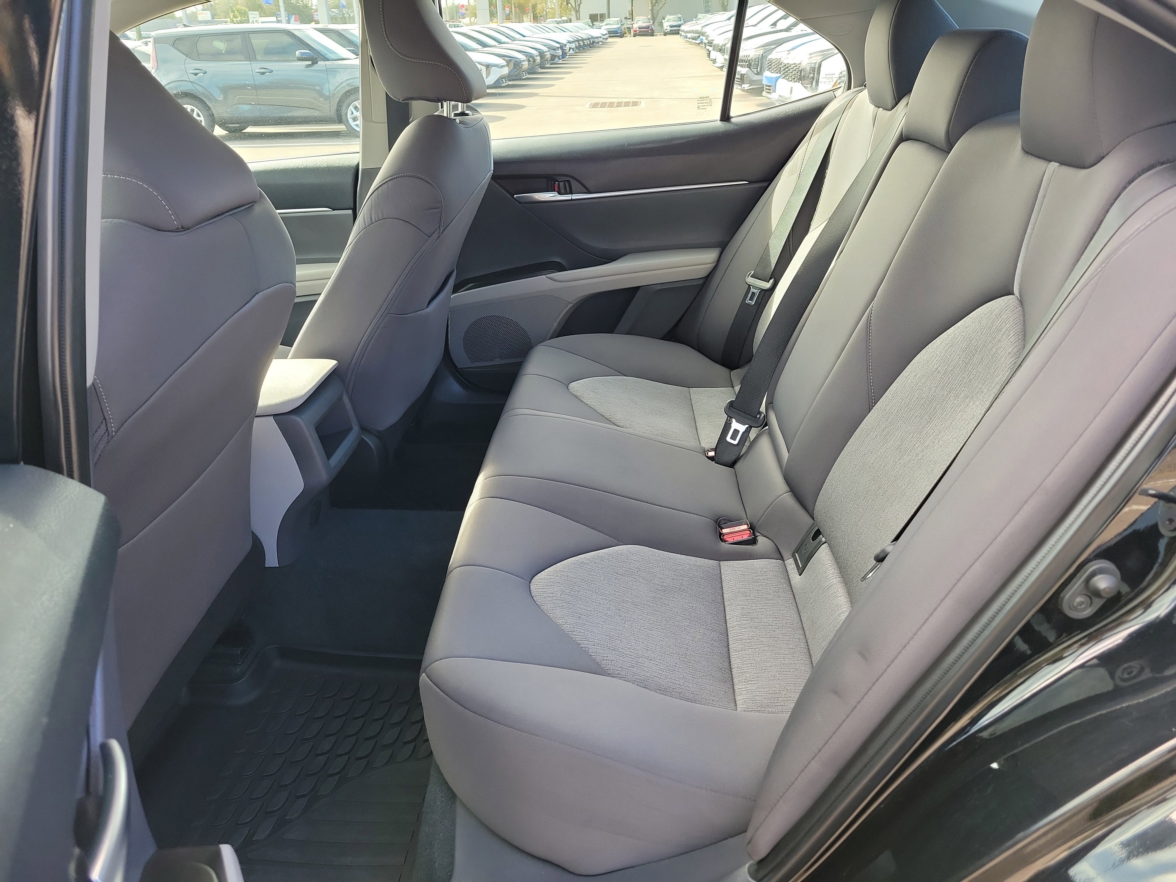 Used 2022 Toyota Camry LE image 14