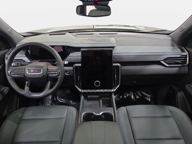 Used 2025 GMC Acadia AT4 w/ Luxury Package image 10