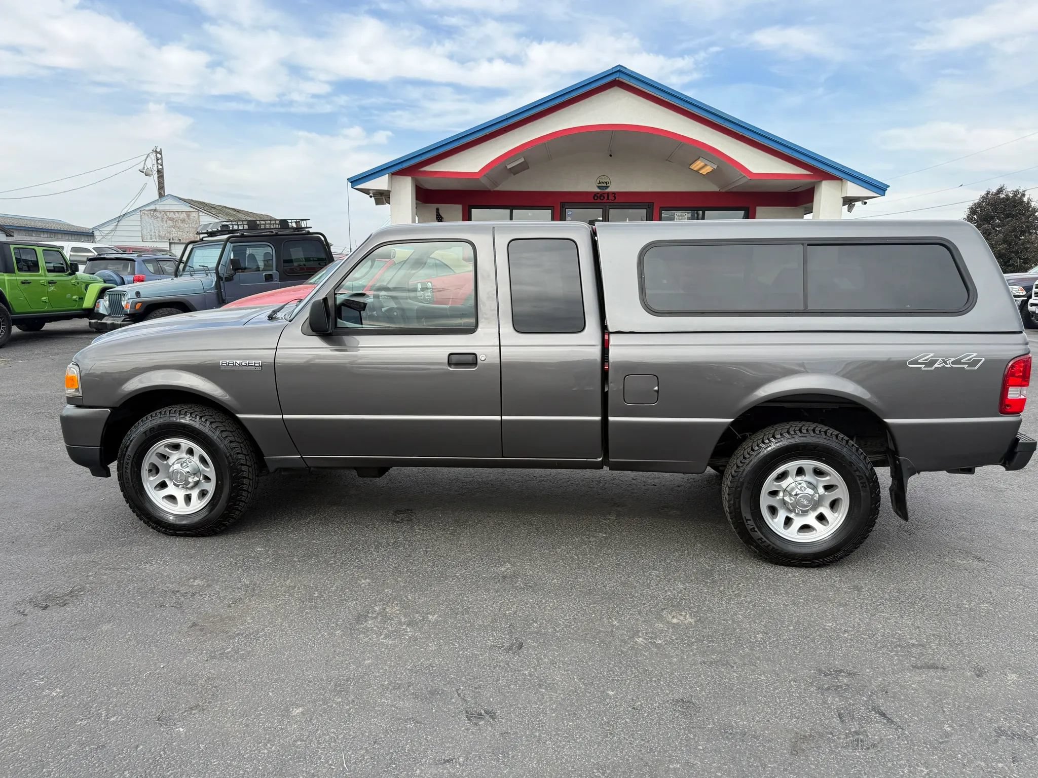 Used 2011 Ford Ranger XLT AWD/4WD image 2