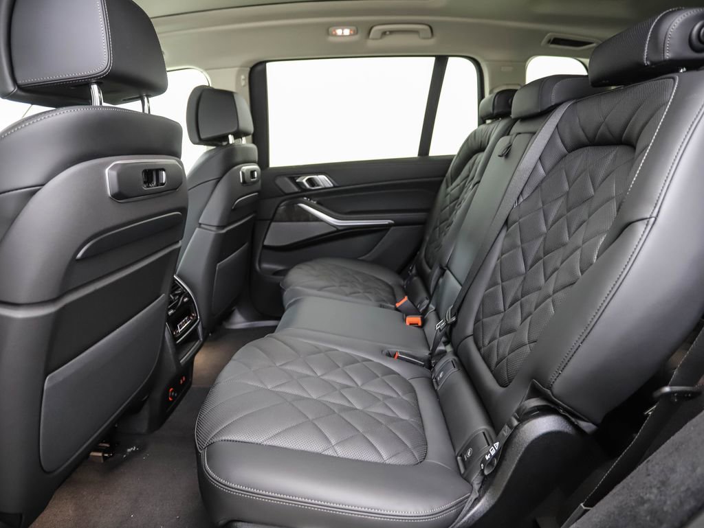 Used 2025 BMW X7 xDrive40i image 21
