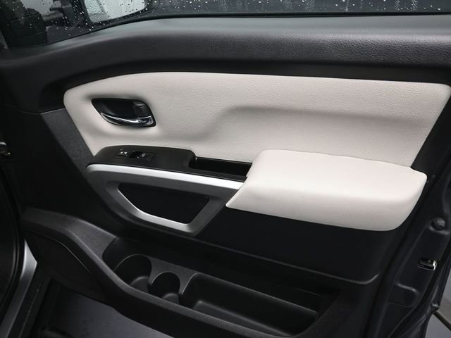 Used 2024 Nissan Titan SV w/ SV Convenience Package image 30