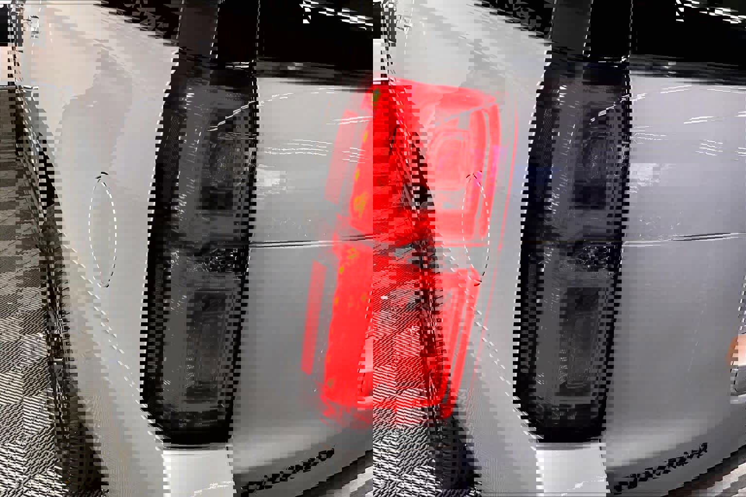 Used 2020 Chevrolet Suburban Premier image 28