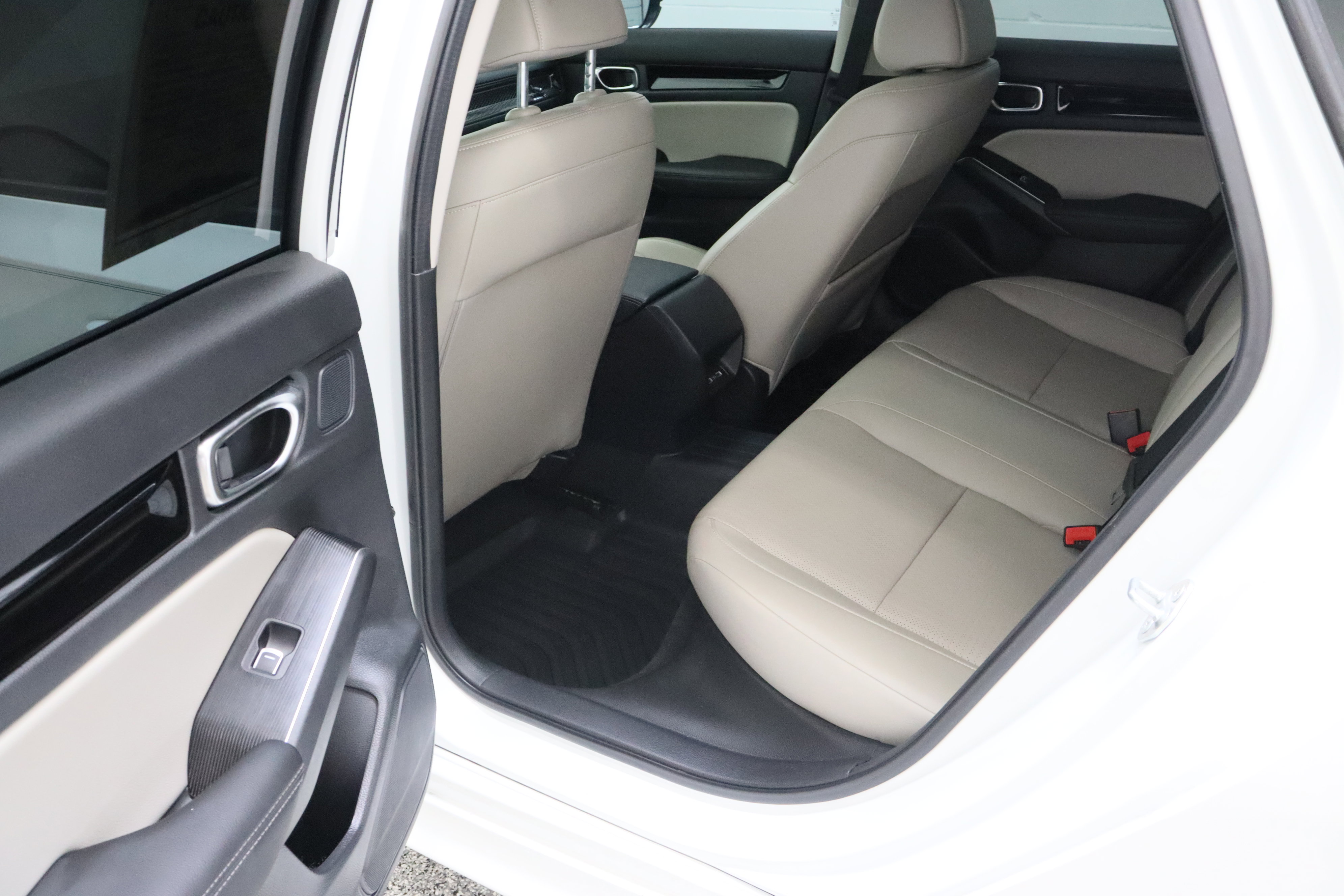 Used 2022 Honda Civic Touring image 29