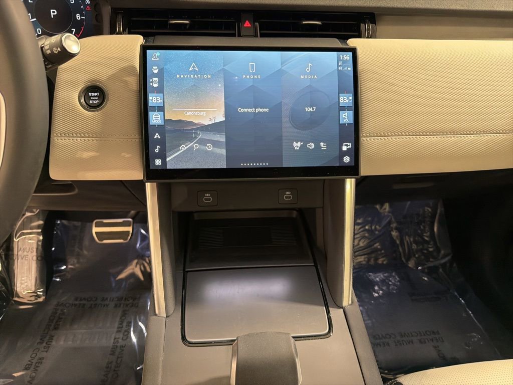 Used 2025 Land Rover Discovery Sport Dynamic SE image 16