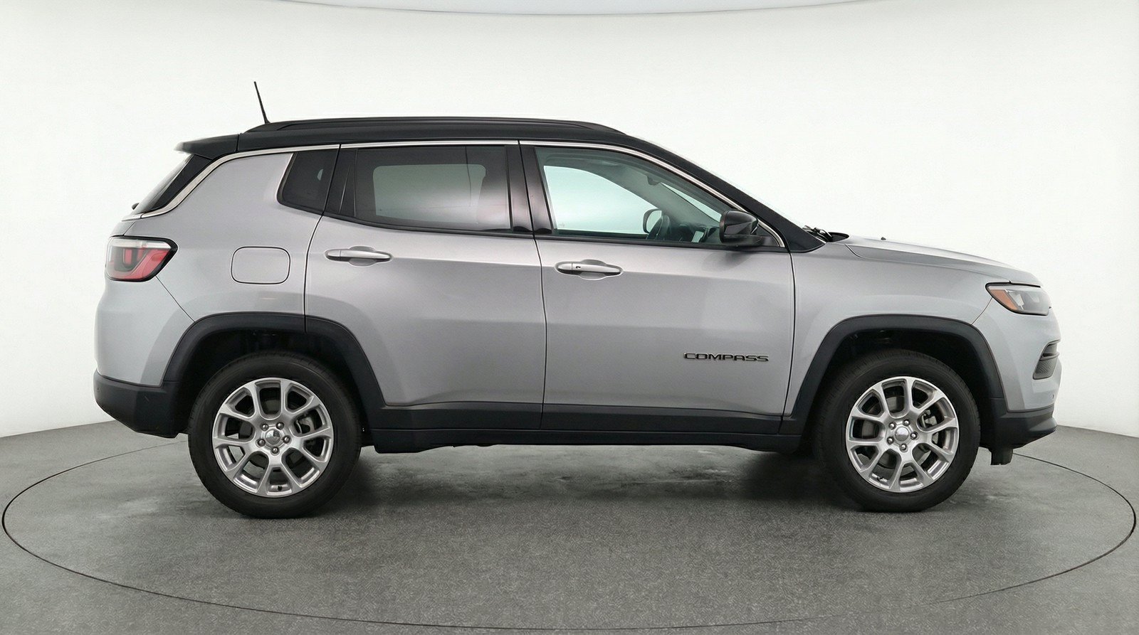 Used 2025 Jeep Compass Limited AWD/4WD image 11