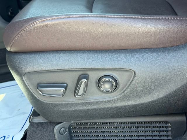 Used 2024 Toyota Sienna Platinum FWD image 20