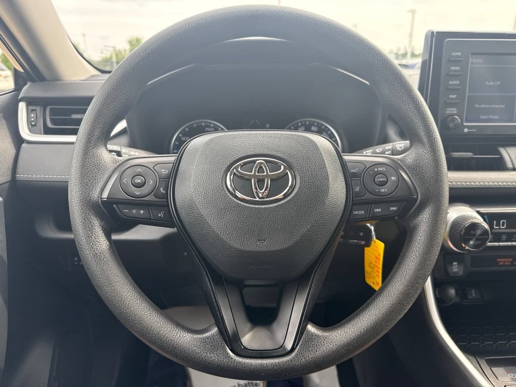 Certified 2022 Toyota RAV4 LE AWD/4WD image 11