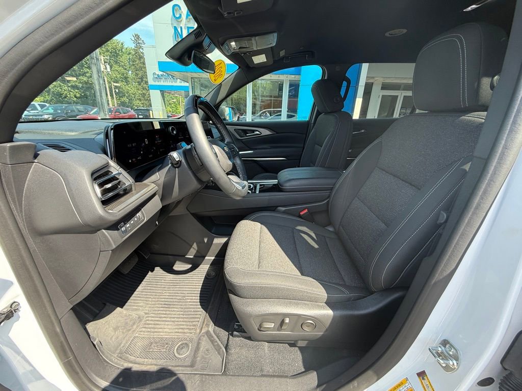 Used 2024 Chevrolet Traverse LT w/ Enhanced Driving Package image 16