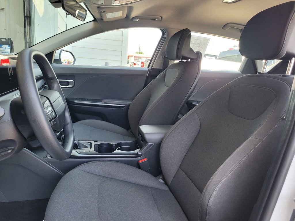 Used 2025 Kia K4 FWD image 11