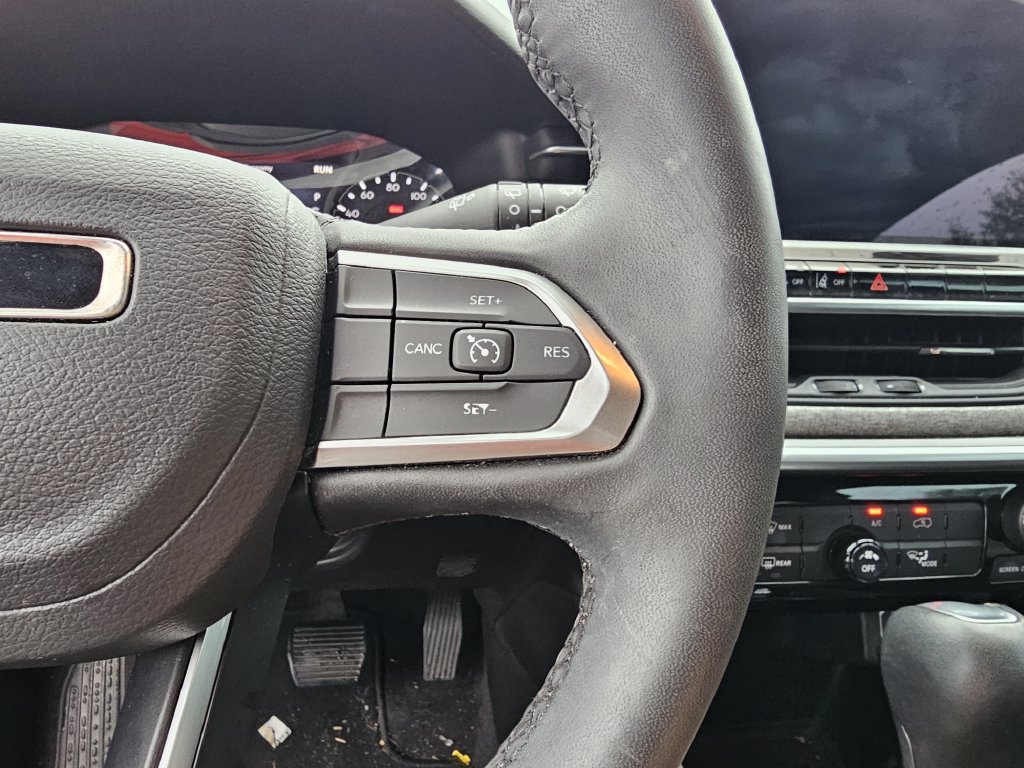 Used 2024 Jeep Compass Latitude AWD/4WD image 22