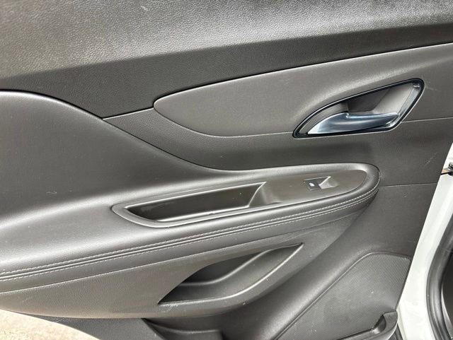 Used 2020 Buick Encore Preferred AWD/4WD image 29