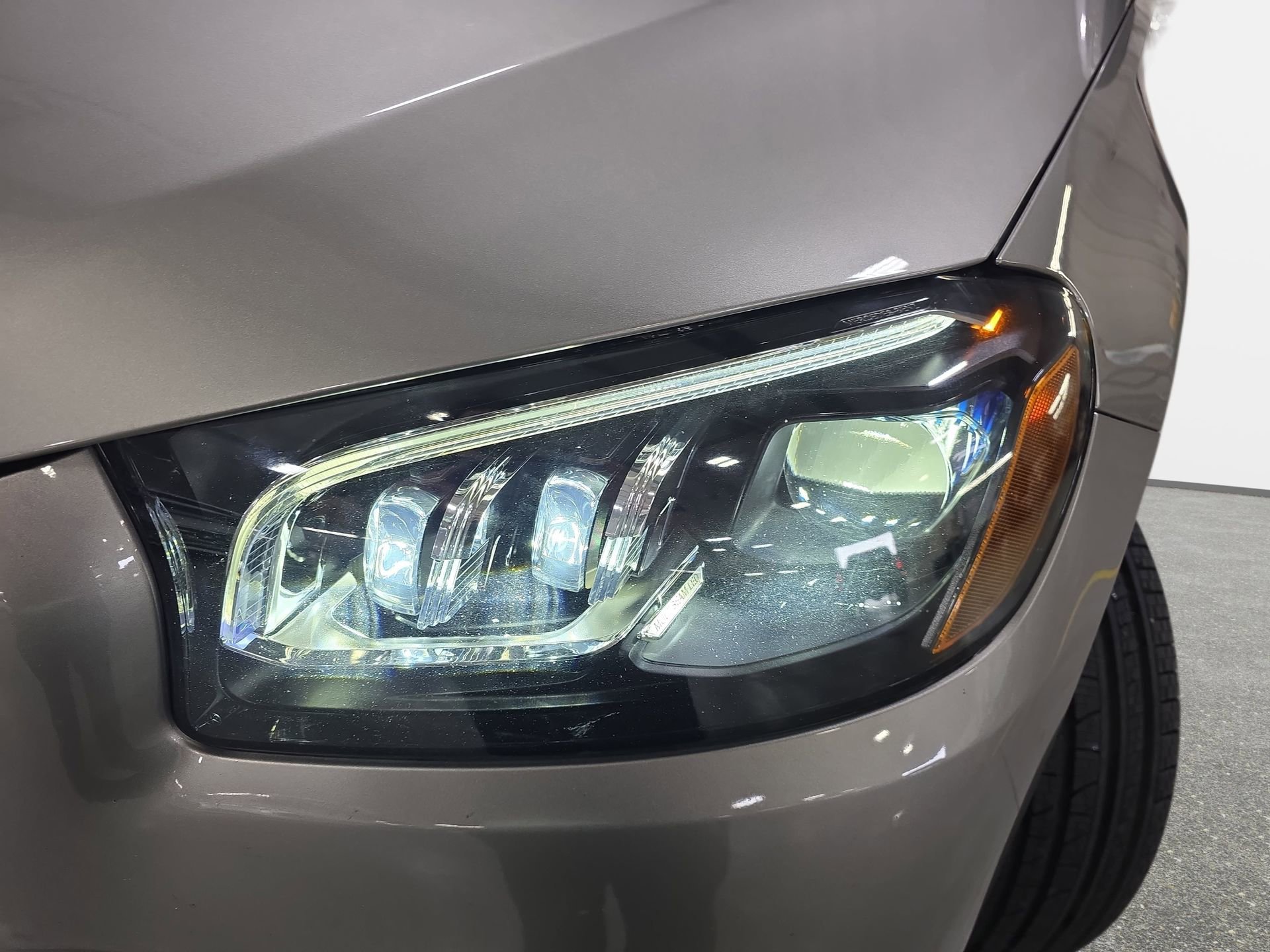 Used 2021 Mercedes-Benz GLS 450 4MATIC image 30