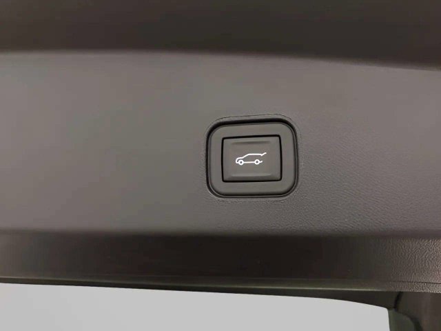 Used 2024 Cadillac Lyriq Sport RWD image 9