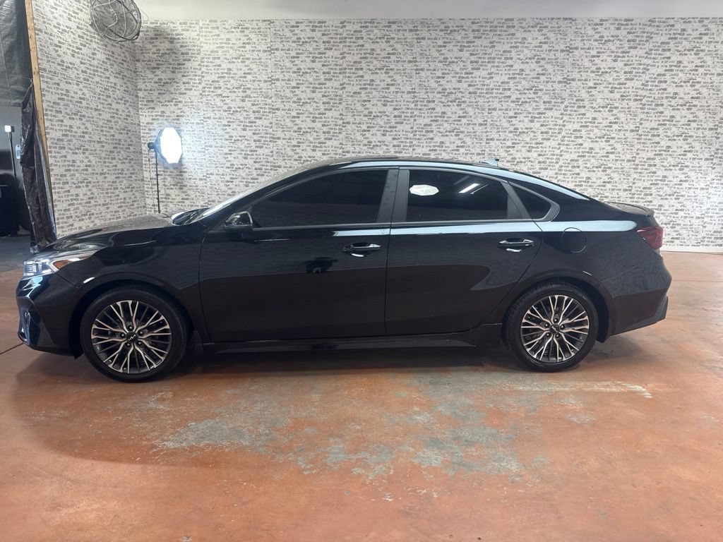 Used 2022 Kia Forte GT-Line w/ GT-Line Premium Package FWD image 4