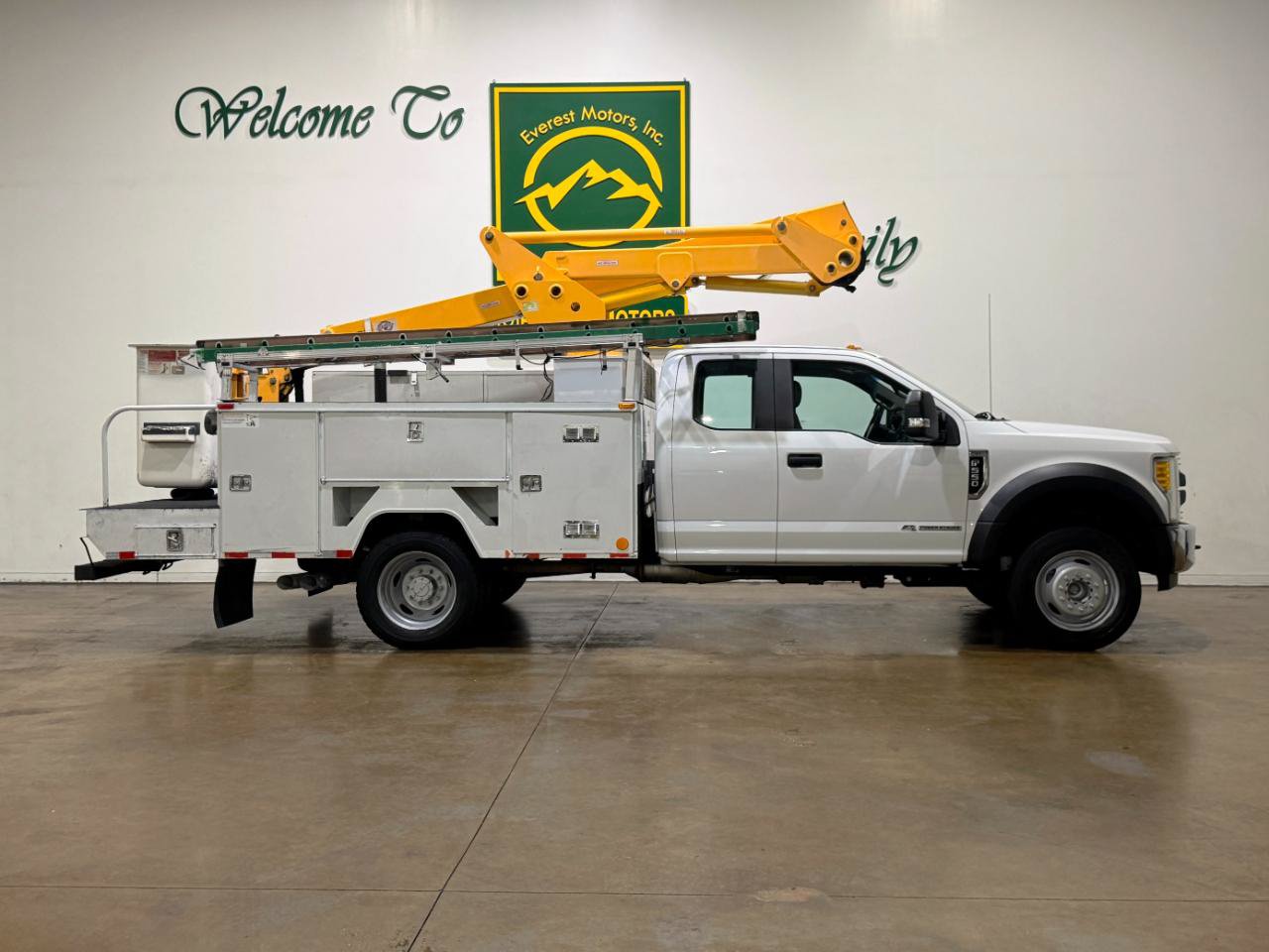 Used 2017 Ford F550 2WD SuperCab Super Duty image 9