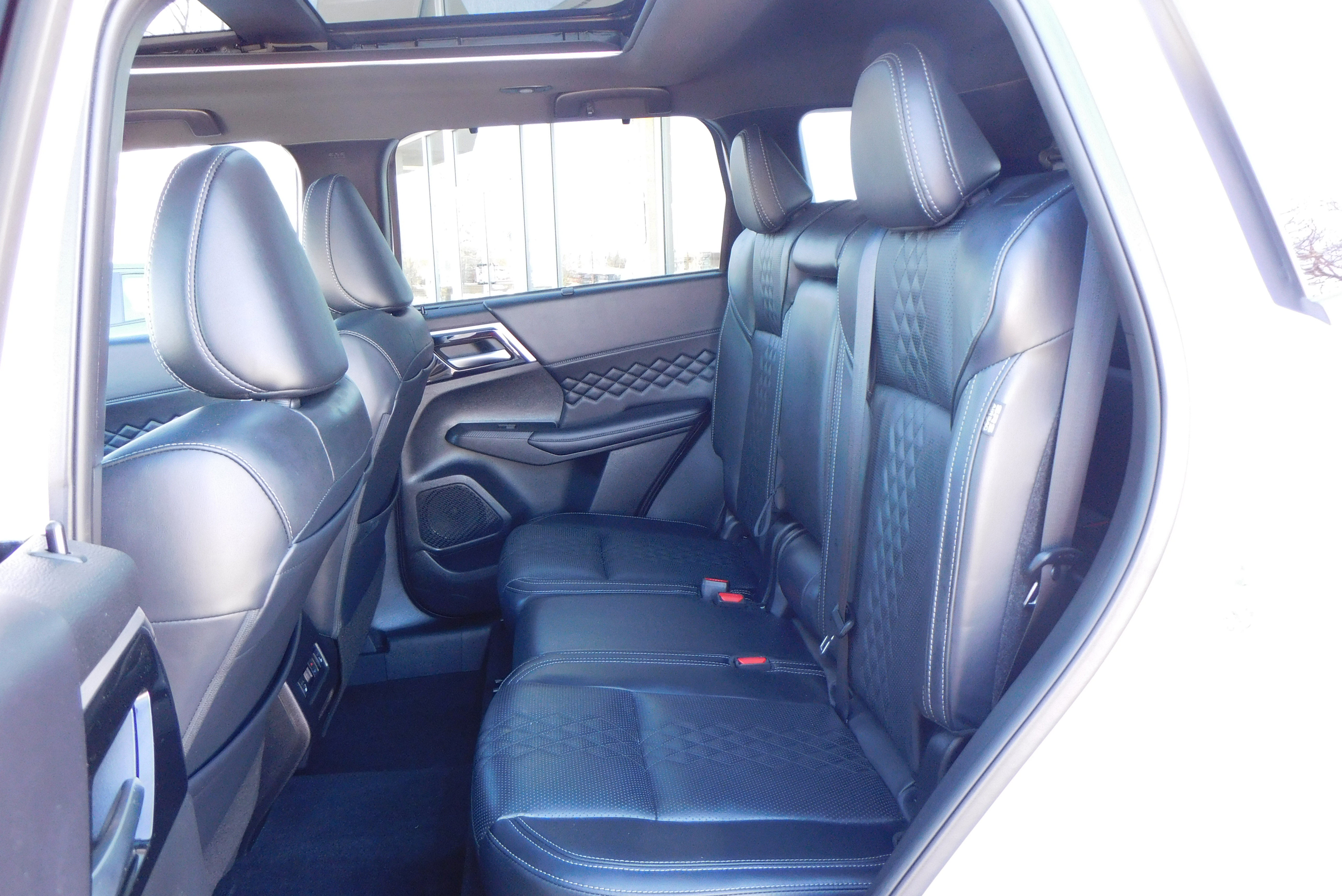 Used 2024 Mitsubishi Outlander SEL image 31