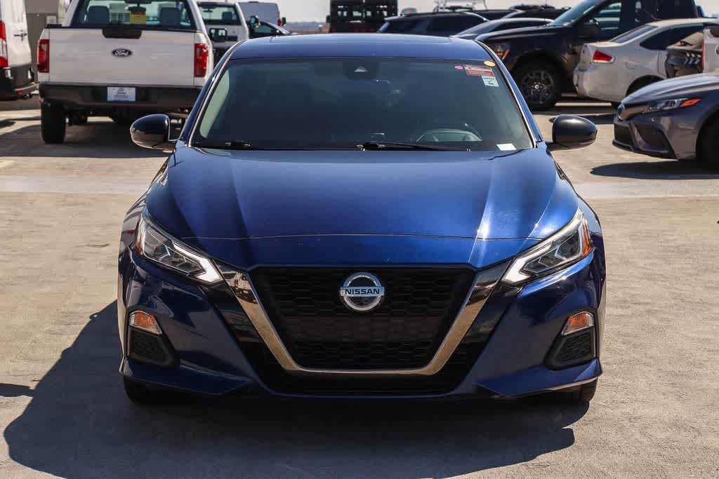 Used 2020 Nissan Altima 2.5 SR w/ Premium Package FWD image 2