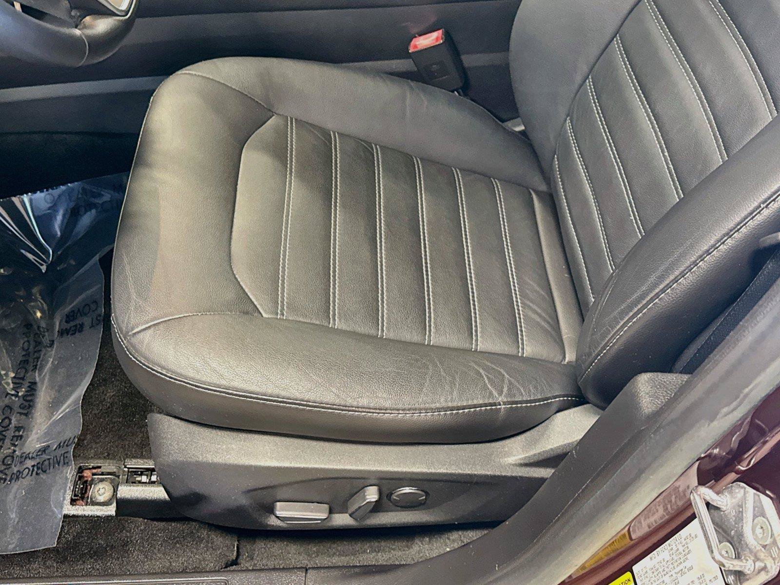 Used 2015 Ford Fusion SE w/ Equipment Group 202A FWD image 18