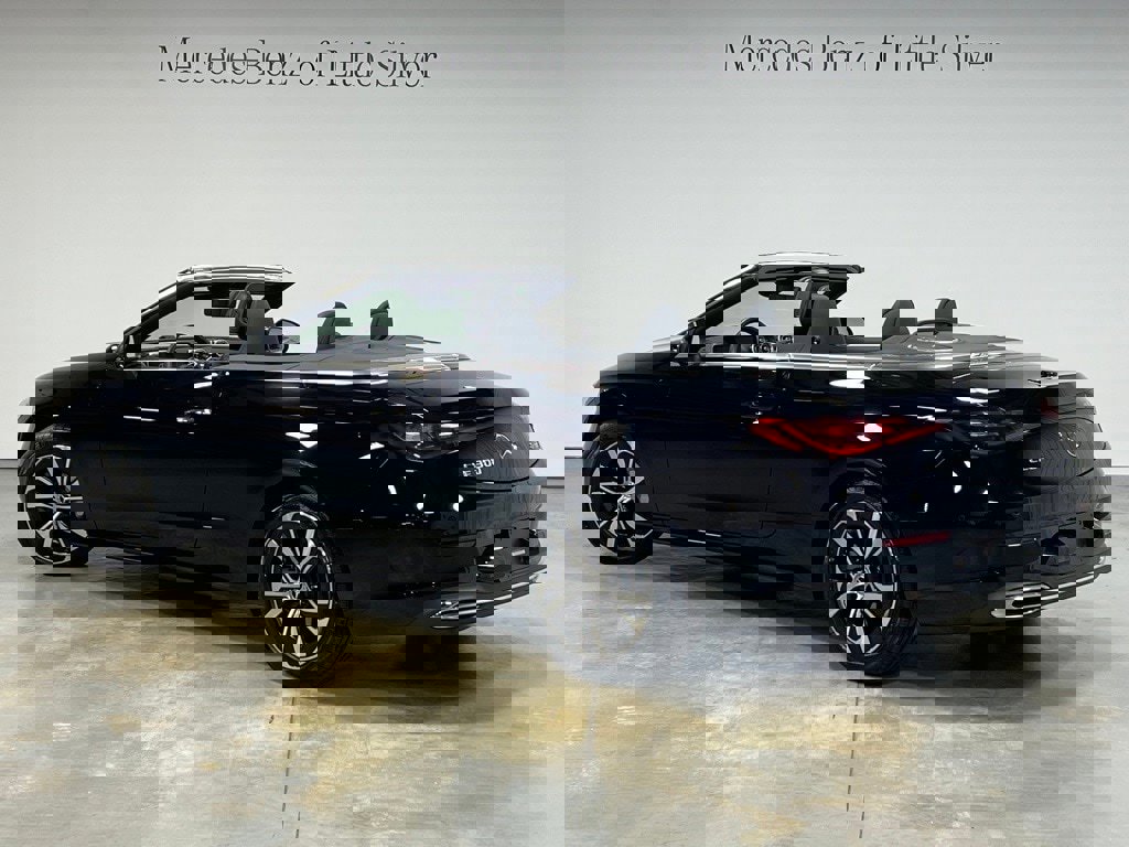 Used 2025 Mercedes-Benz CLE 300 4MATIC Cabriolet image 4