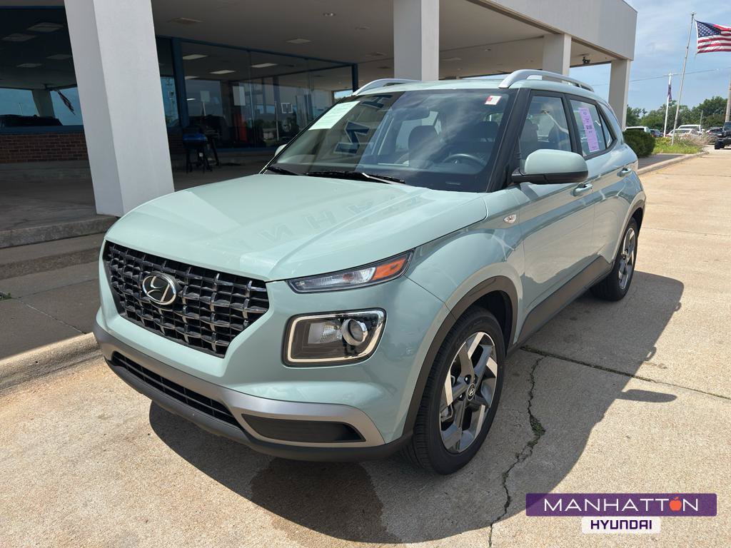 Used 2025 Hyundai Venue SEL FWD image 1