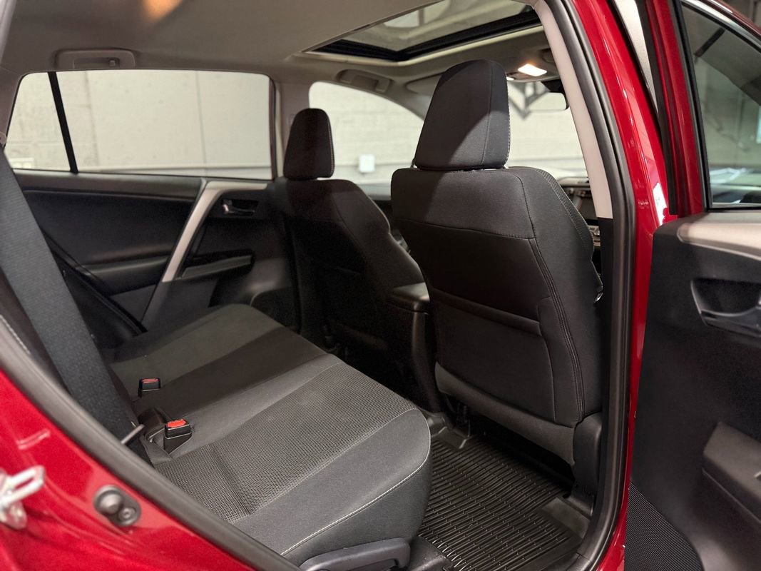 Used 2018 Toyota RAV4 XLE w/ Plus Extra Value Package AWD/4WD image 22