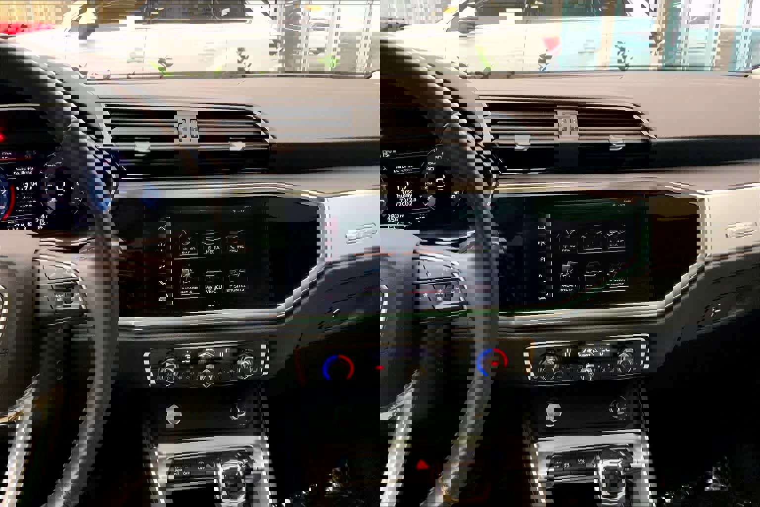 Used 2020 Audi Q3 2.0T Premium w/ Convenience Package image 8