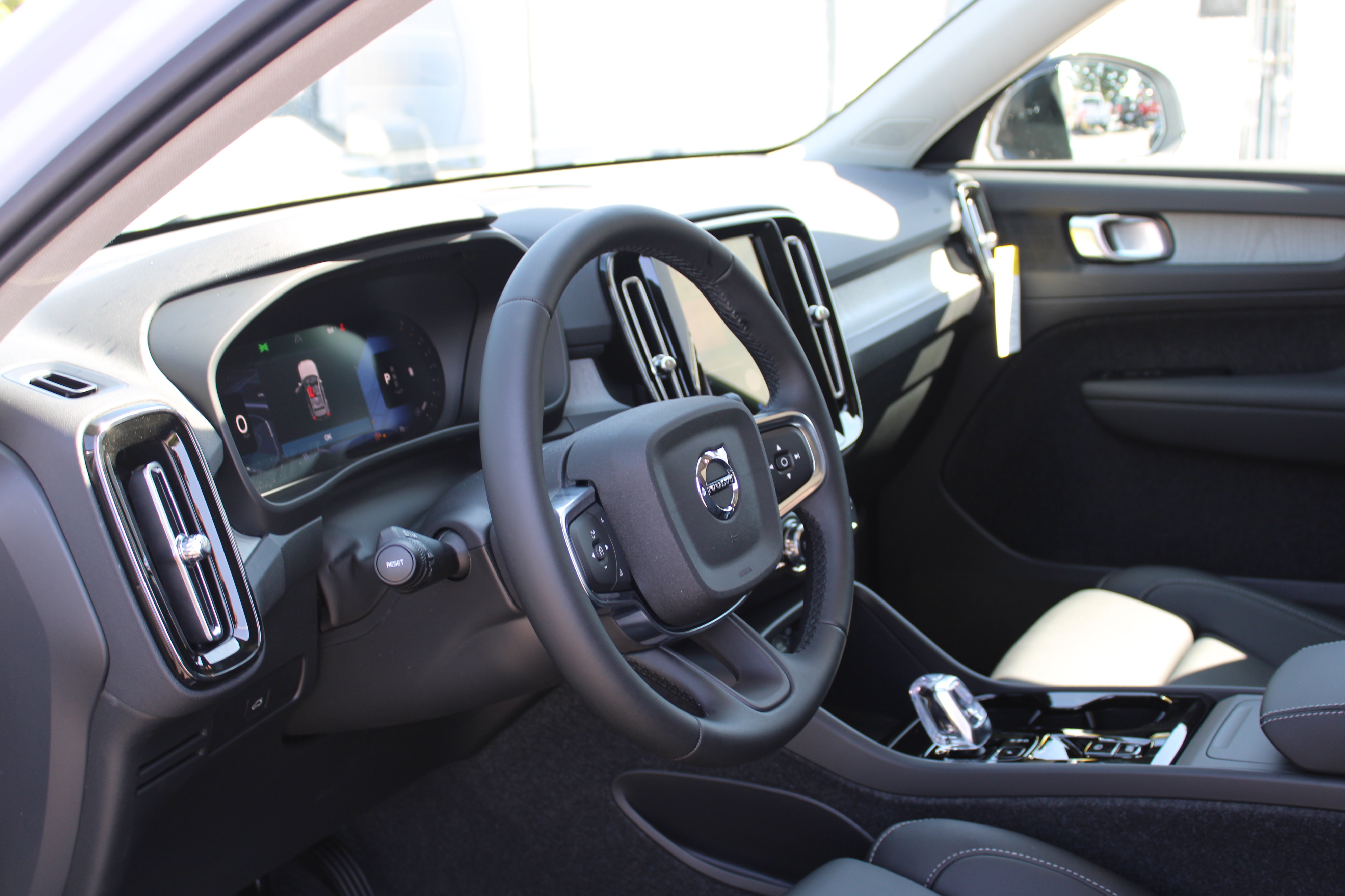 Used 2026 Volvo XC40 B5 Plus w/ Protection Package Premier AWD/4WD image 11