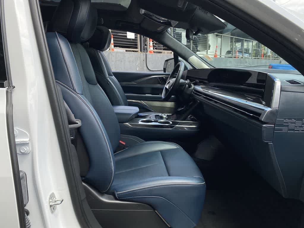 Certified 2025 Cadillac Escalade IQ Luxury 2 AWD/4WD image 19