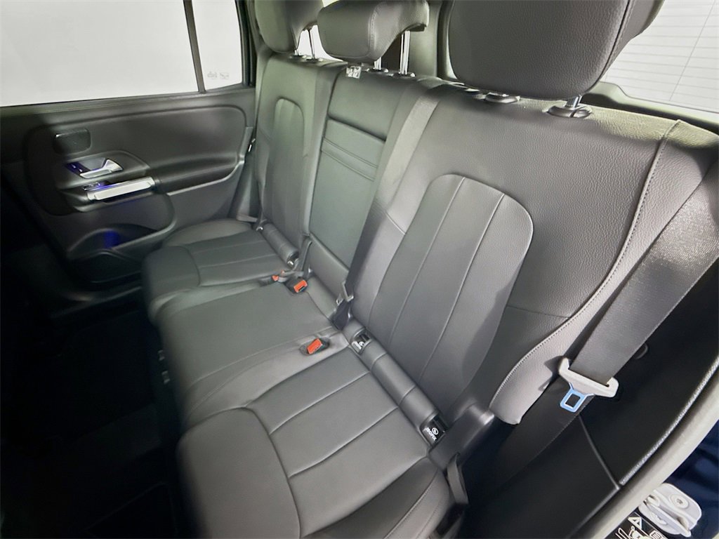 Used 2025 Mercedes-Benz GLB 250 4MATIC image 25