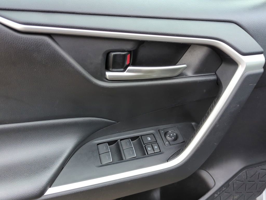 Used 2023 Toyota RAV4 XLE image 8