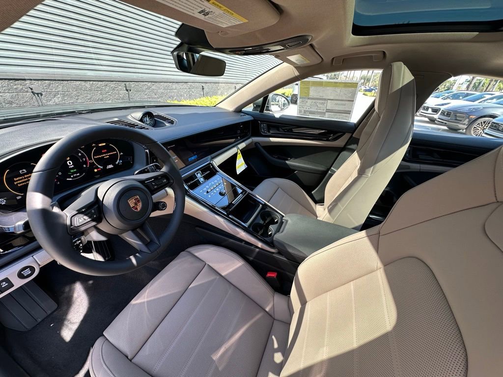 Used 2026 Porsche Panamera 4 image 4