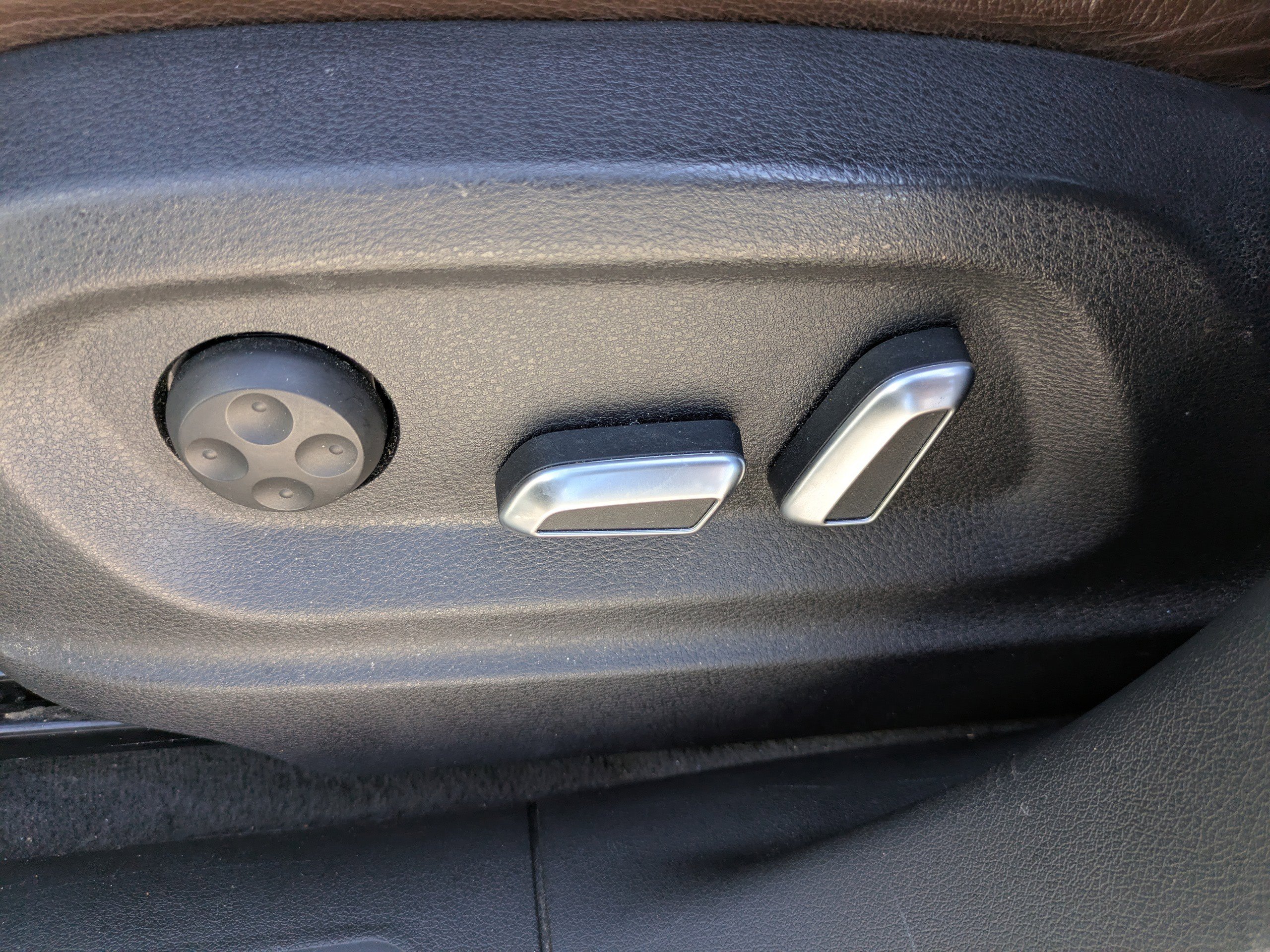 Used 2017 Audi Q5 2.0T Premium Plus w/ Technology Package image 19