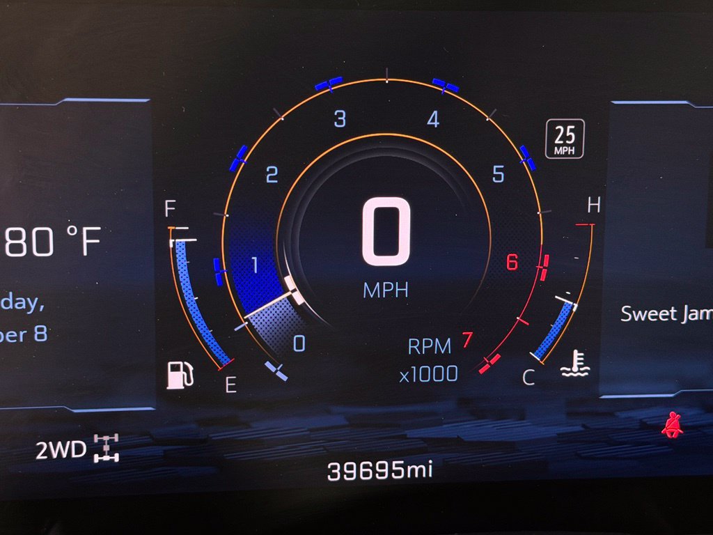 Used 2025 Chevrolet Suburban Z71 AWD/4WD image 16