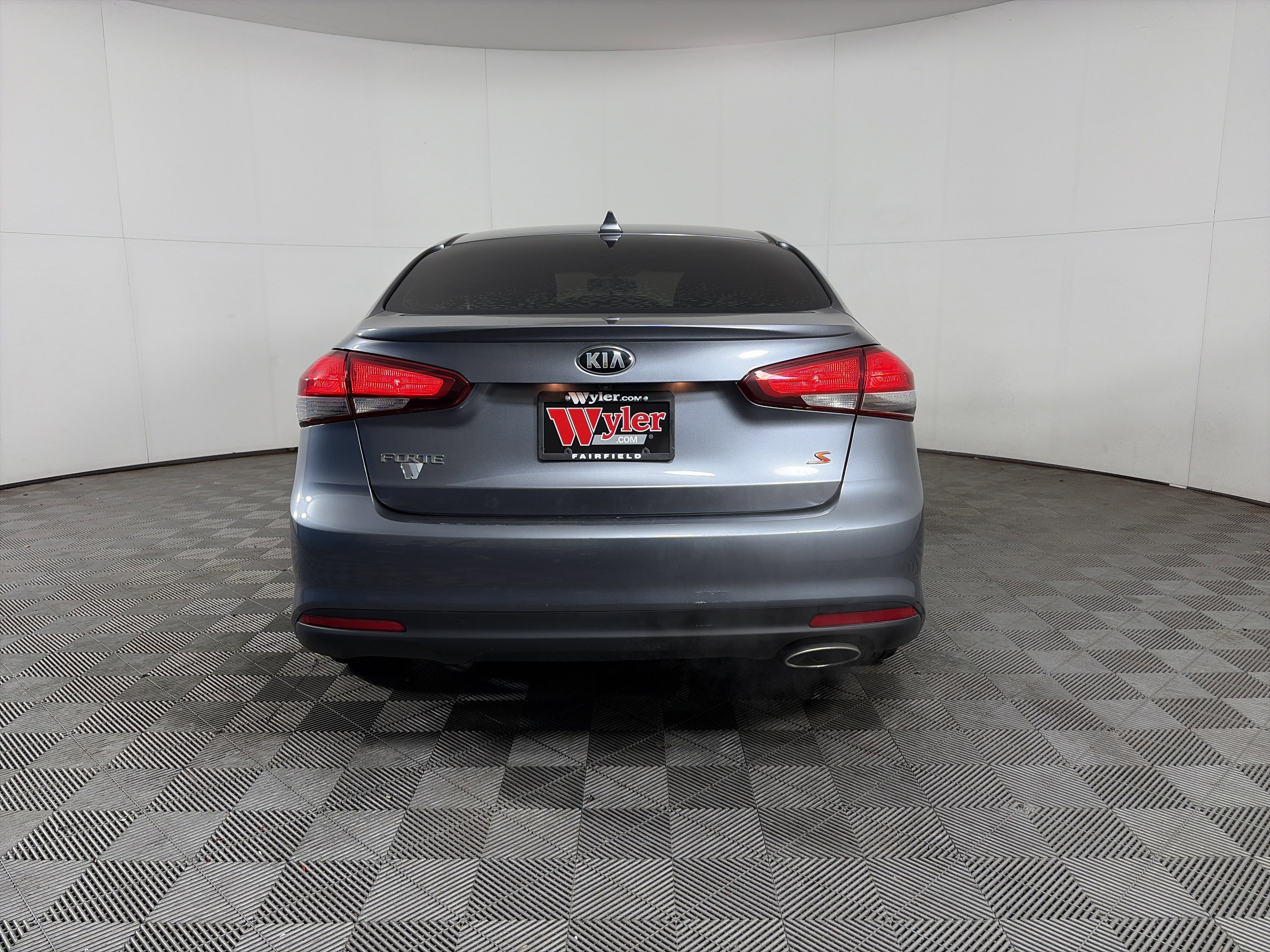 Used 2018 Kia Forte S image 16