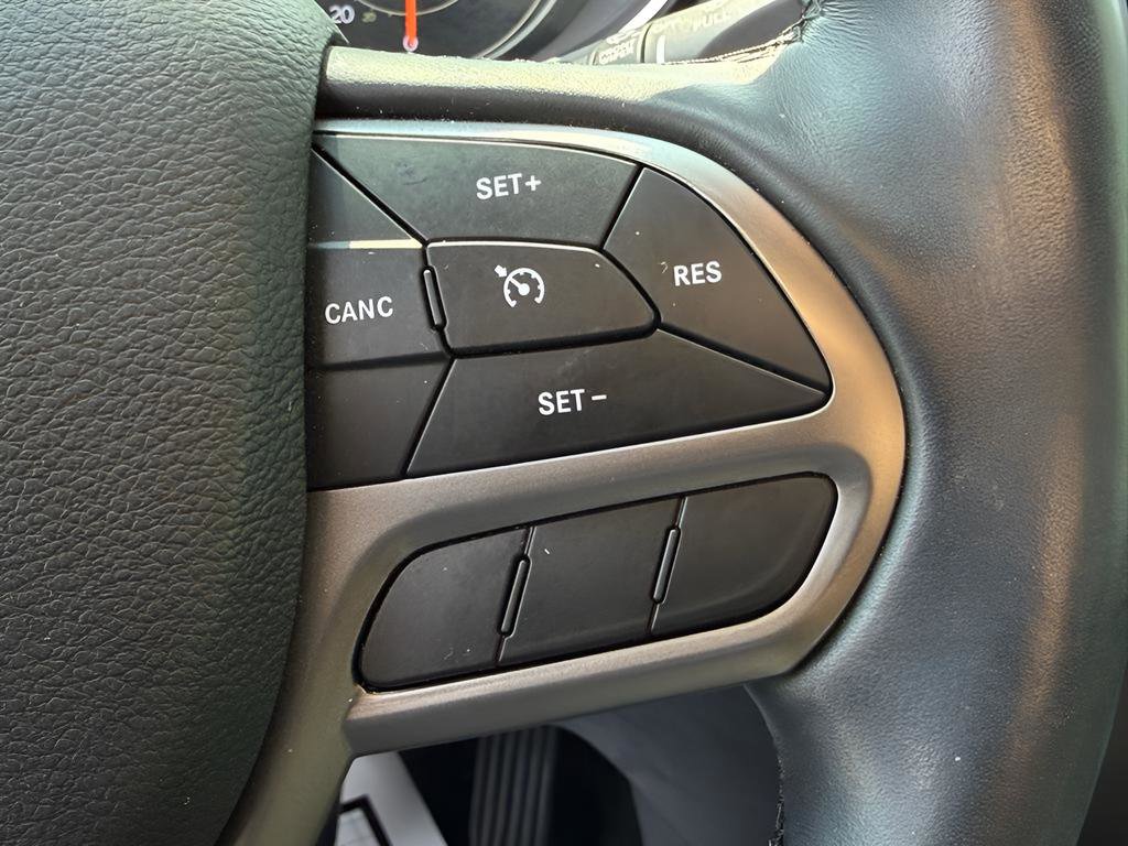Used 2020 Jeep Cherokee Limited FWD image 17
