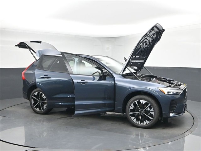 New 2026 Volvo XC60 B5 Plus w/ Protection Package Premier image 44