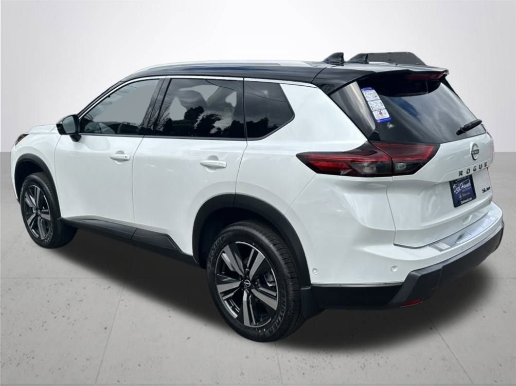 New 2025 Nissan Rogue SL w/ Tech Package image 10