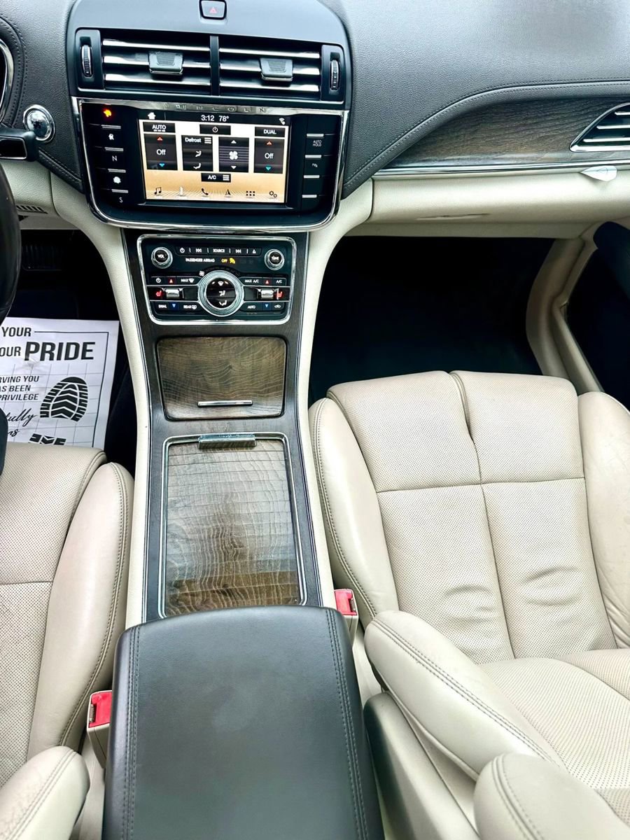 Used 2017 Lincoln Continental Select FWD image 42