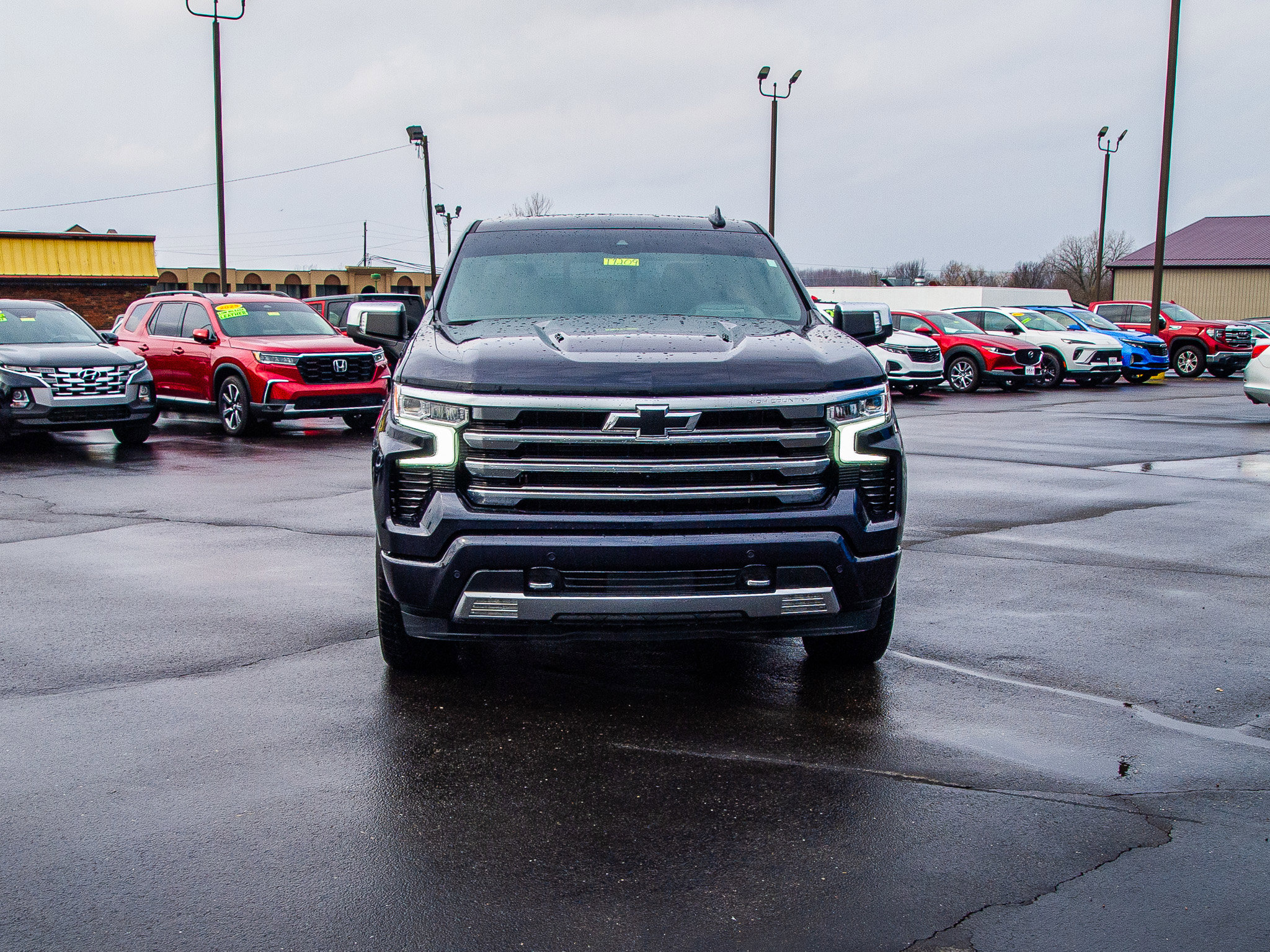 Used 2024 Chevrolet Silverado 1500 High Country w/ High Country Premium Package AWD/4WD image 2