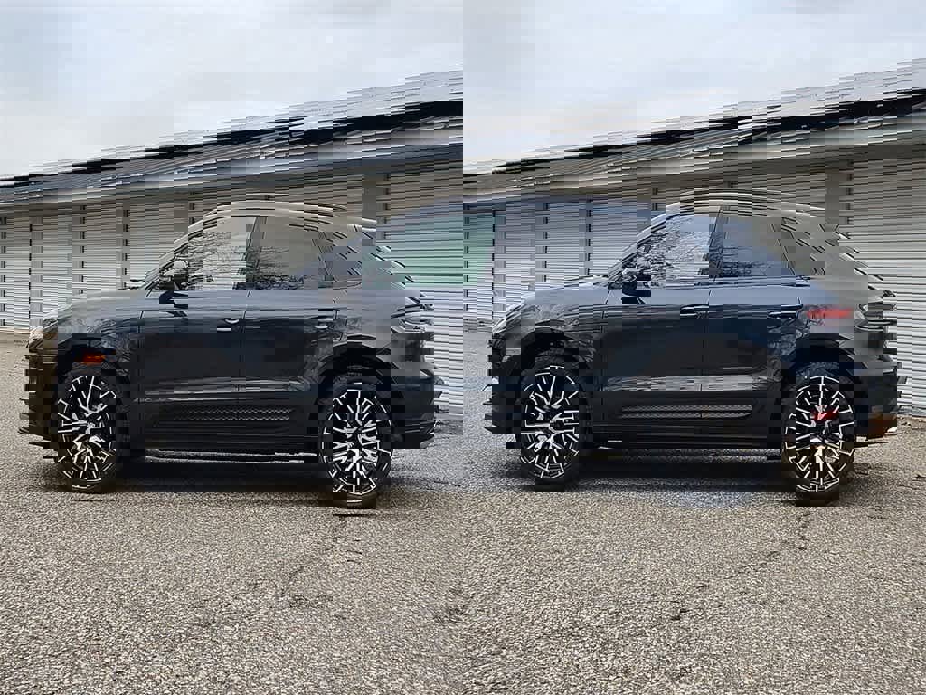 New 2026 Porsche Macan image 2