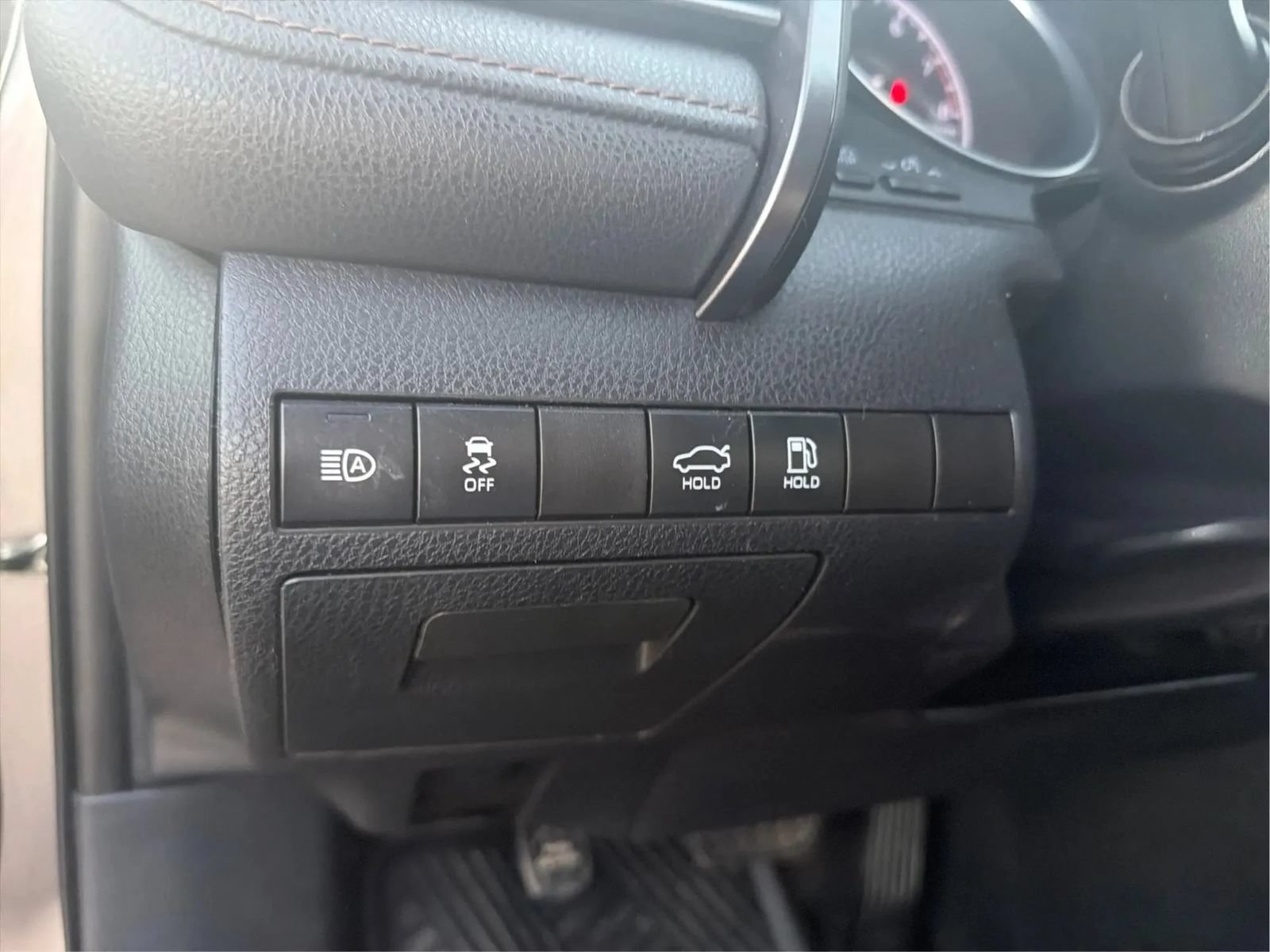 Used 2019 Toyota Camry LE FWD image 22