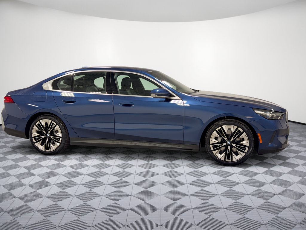Certified 2026 BMW 530i RWD image 8